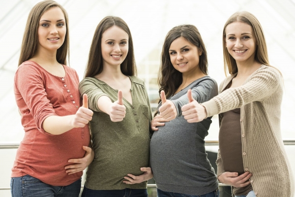 Có nên mua bảo hiểm thai sản hay không?